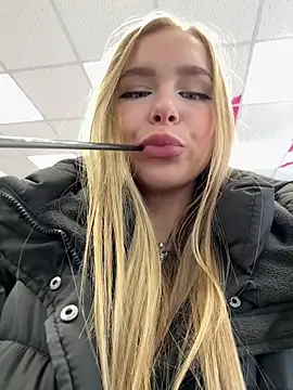 mur girl online show from 19, 2, 2025