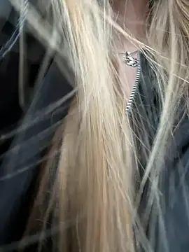 mur girl online show from 1, 3, 2025