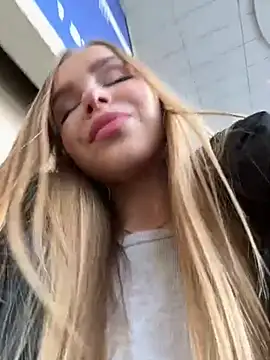 mur girl online show from 22, 2, 2025