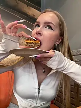 mur girl online show from 26, 2, 2025