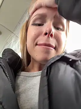 mur girl online show from 7, 3, 2025