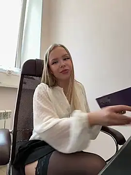 mur girl online show from 13, 2, 2025