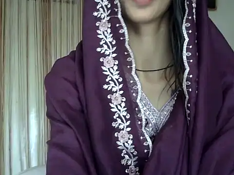 Snapshot of MAAYRA_09 chatting on 27, 9, 2025 MAAYRA 09 online show from 27, 9, 2025