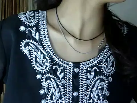 Snapshot of MAAYRA_09 chatting on 3, 10, 2025 MAAYRA 09 online show from 3, 10, 2025