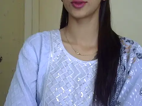MAAYRA 09 online show from 30, 4, 2026