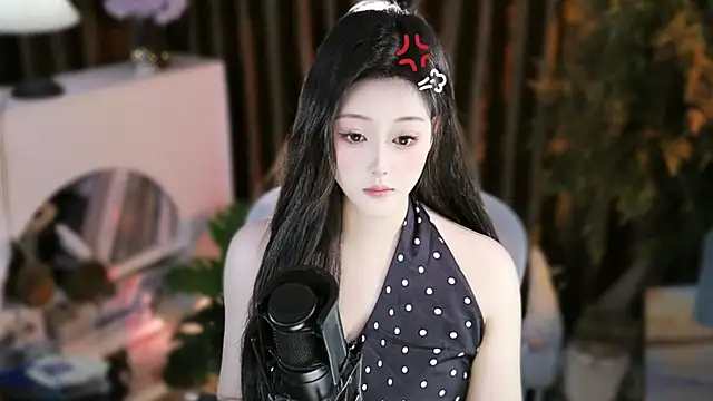 Snapshot of Arwyn-rr chatting on 21, 10, 2025 Arwyn-rr online show from 21, 10, 2025