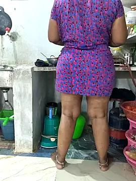 Snapshot of MaaliiiPonuTamil chatting on 25, 6, 2026 MaaliiiPonuTamil online show from 25, 6, 2026