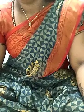 Snapshot of MaaliiiPonuTamil chatting on 18, 6, 2026 MaaliiiPonuTamil online show from 18, 6, 2026