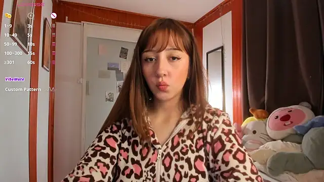 Snapshot of HeyTati chatting on 13, 6, 2026 HeyTati online show from 13, 6, 2026