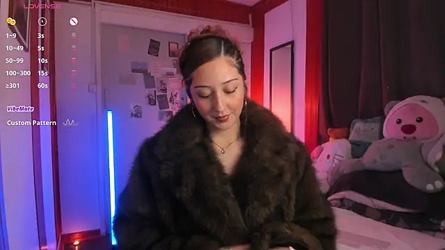 Snapshot of HeyTati chatting on 12, 6, 2026 HeyTati online show from 12, 6, 2026