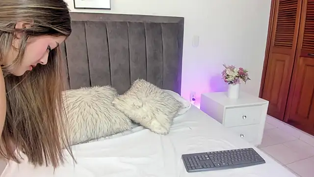 Sophia Clark8 online show from 5, 11, 2025