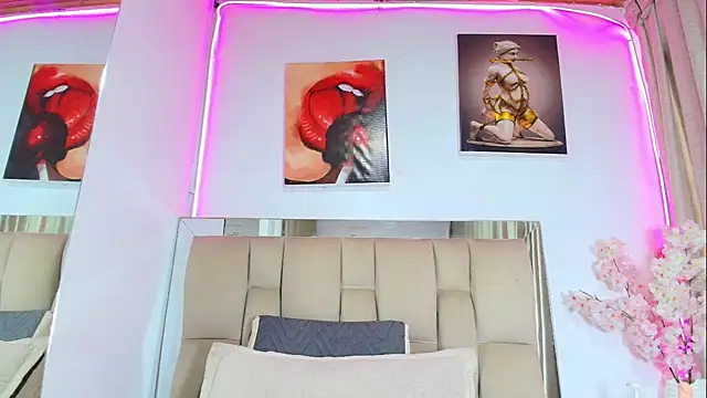 Naia x online show from 17, 4, 2026