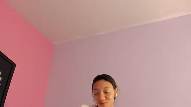 Snapshot of lupeebony chatting on 18, 6, 2026 lupeebony online show from 18, 6, 2026