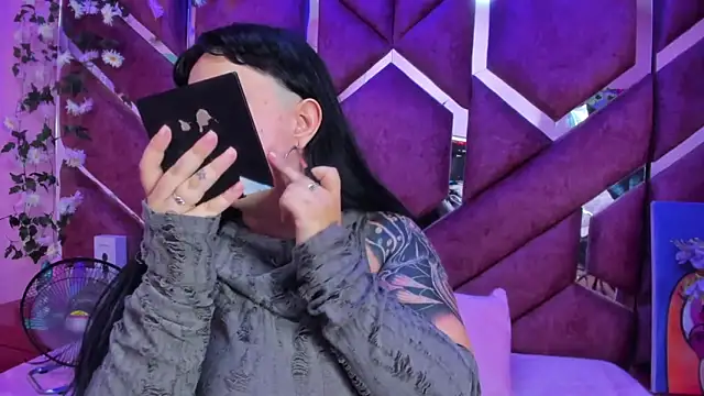 Victoria Rossy online show from 5, 2, 2026