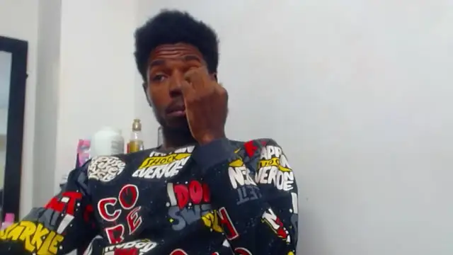 Snapshot of jaycolinss chatting on 18, 10, 2025 jaycolinss online show from 18, 10, 2025