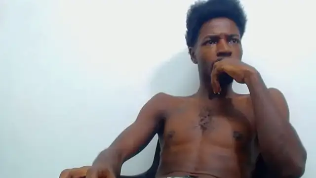 Snapshot of jaycolinss chatting on 12, 10, 2025 jaycolinss online show from 12, 10, 2025