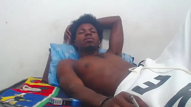 Snapshot of jaycolinss chatting on 10, 9, 2025 jaycolinss online show from 10, 9, 2025