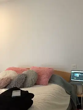 Delgada culona online show from 9, 12, 2024