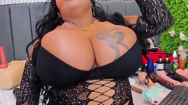 Michelle busty online show from 3, 11, 2025