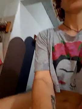 Snapshot of Mardul-ce chatting on 5, 10, 2025 Mardul-ce online show from 5, 10, 2025