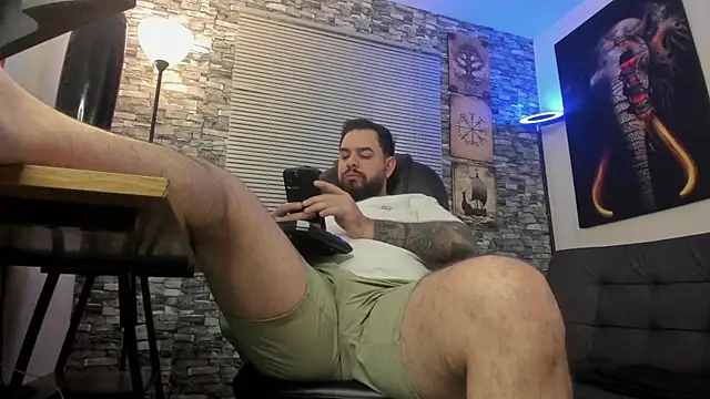 Snapshot of Ethan_Castellano chatting on 3, 7, 2026 Ethan Castellano online show from 3, 7, 2026