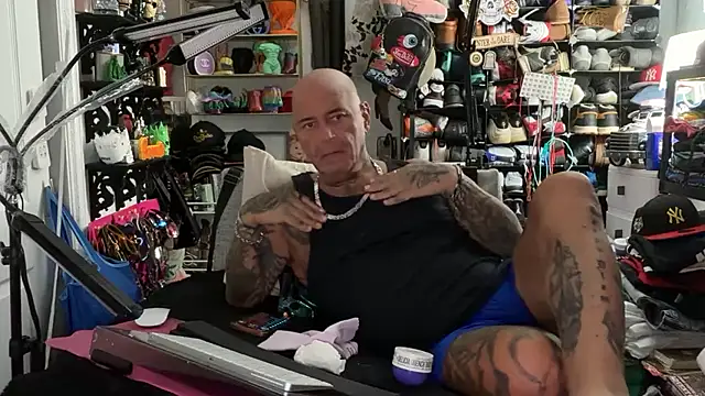 Snapshot of joeytatts66 chatting on 2, 7, 2026 joeytatts66 online show from 2, 7, 2026