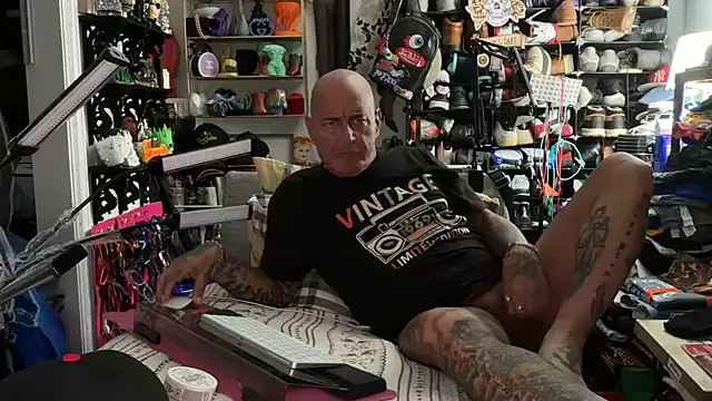 Snapshot of joeytatts66 chatting on 25, 6, 2026 joeytatts66 online show from 25, 6, 2026