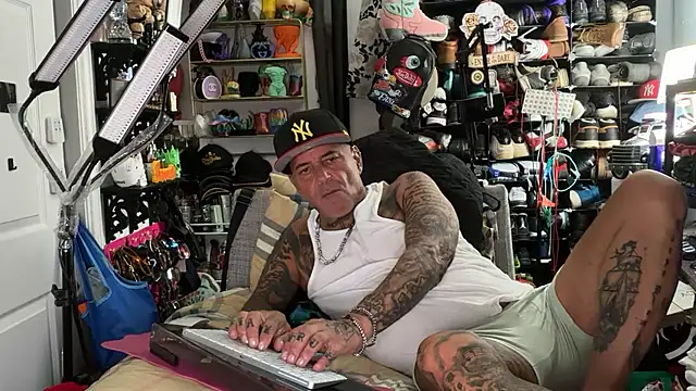 Snapshot of joeytatts66 chatting on 17, 7, 2026 joeytatts66 online show from 17, 7, 2026