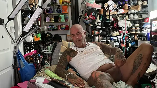 Snapshot of joeytatts66 chatting on 18, 7, 2026 joeytatts66 online show from 18, 7, 2026