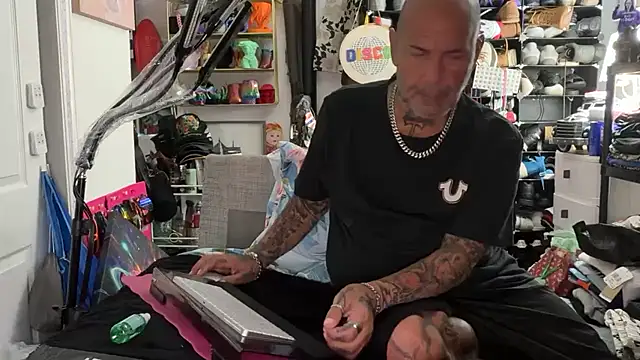 Snapshot of joeytatts66 chatting on 20, 6, 2026 joeytatts66 online show from 20, 6, 2026