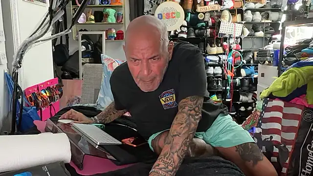 Snapshot of joeytatts66 chatting on 18, 6, 2026 joeytatts66 online show from 18, 6, 2026