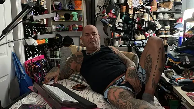 Snapshot of joeytatts66 chatting on 24, 6, 2026 joeytatts66 online show from 24, 6, 2026
