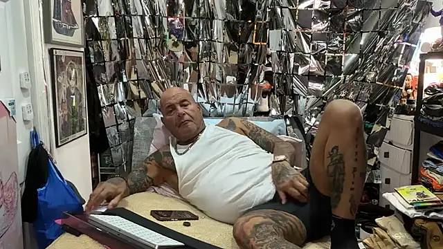 joeytatts66 online show from 10, 4, 2026