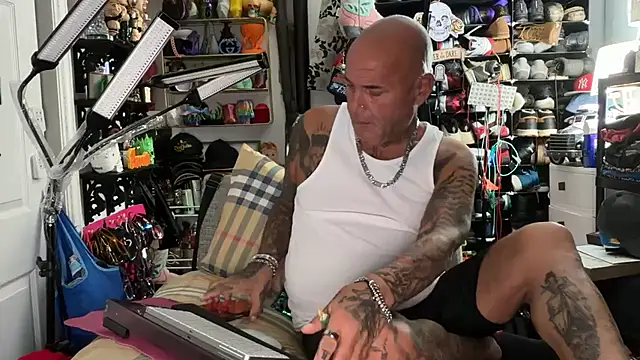 Snapshot of joeytatts66 chatting on 14, 7, 2026 joeytatts66 online show from 14, 7, 2026