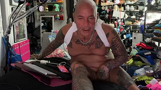 Snapshot of joeytatts66 chatting on 14, 6, 2026 joeytatts66 online show from 14, 6, 2026