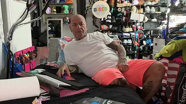 Snapshot of joeytatts66 chatting on 17, 6, 2026 joeytatts66 online show from 17, 6, 2026