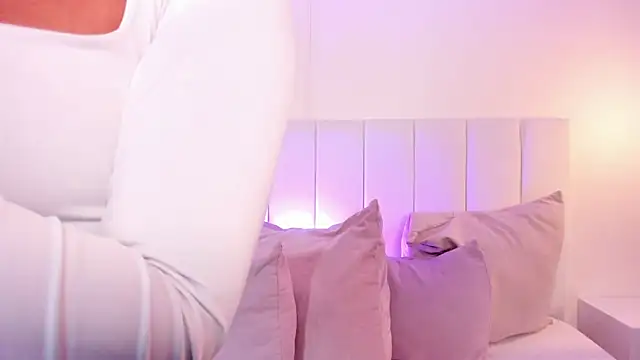 natali henao online show from 11, 3, 2025