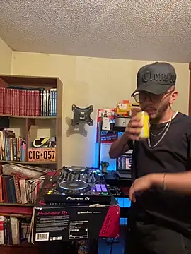 kmilo2405 online show from 14, 6, 2026