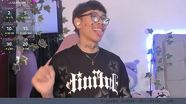 Snapshot of jacks_hotter chatting on 10, 9, 2025 jacks hotter online show from 10, 9, 2025