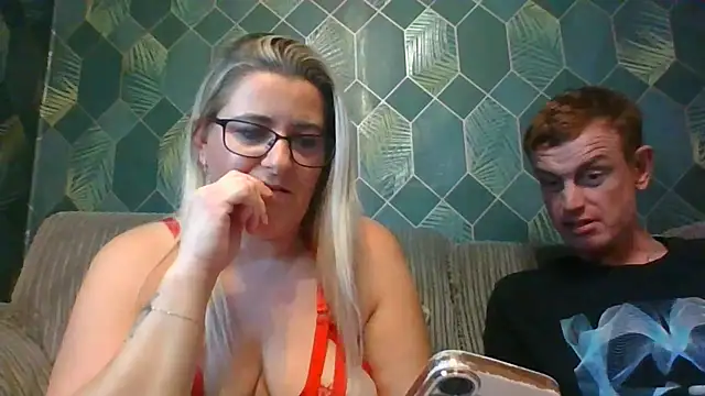 SweetXCandyX online show from 4, 12, 2025