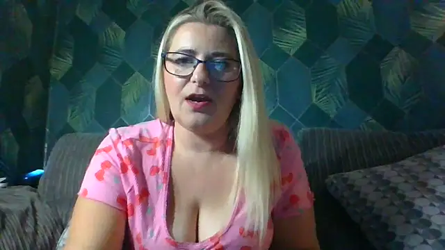 SweetXCandyX online show from 14, 11, 2025