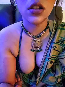 Snapshot of callmeshreya chatting on 18, 7, 2026 callmeshreya online show from 18, 7, 2026
