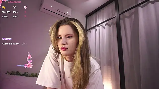 LoraDevon online show from 17, 11, 2025