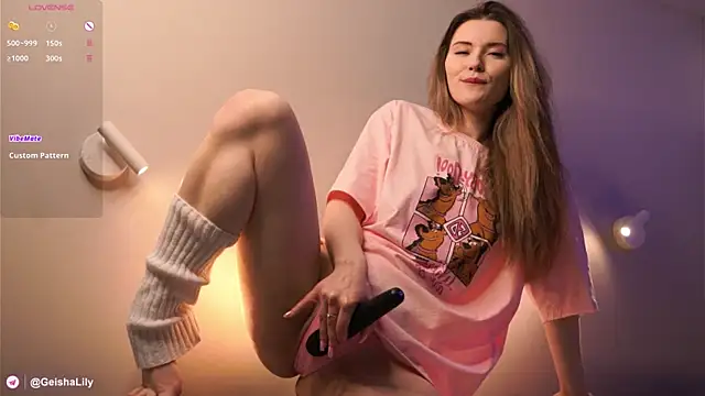 LoraDevon online show from 17, 7, 2026