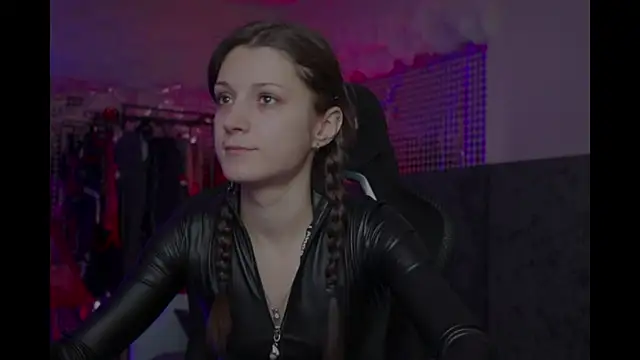 Kathleen Meow online show from 19, 10, 2025