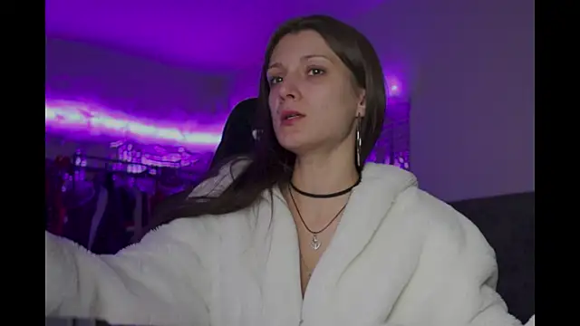 Kathleen Meow online show from 26, 9, 2025