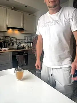 Snapshot of DonorDi chatting on 19, 10, 2025 DonorDi online show from 19, 10, 2025