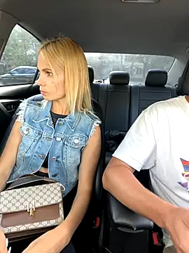 Snapshot of DonorDi chatting on 15, 9, 2025 DonorDi online show from 15, 9, 2025