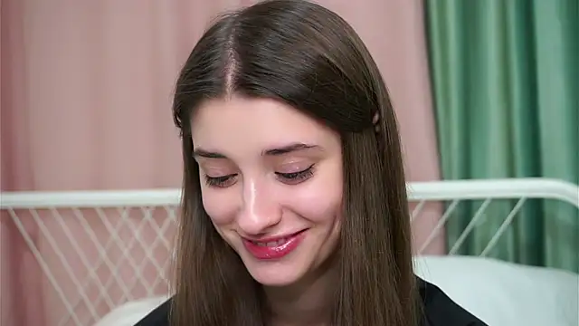 NoreenAtlee online show from 18, 12, 2024