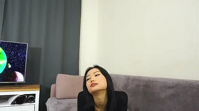 MerciaHartill online show from 2, 2, 2025